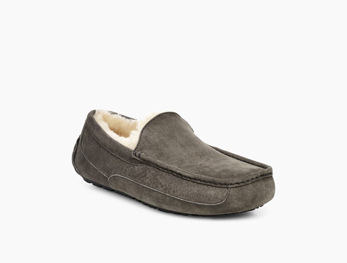 UGG Men s Ascot Slipper