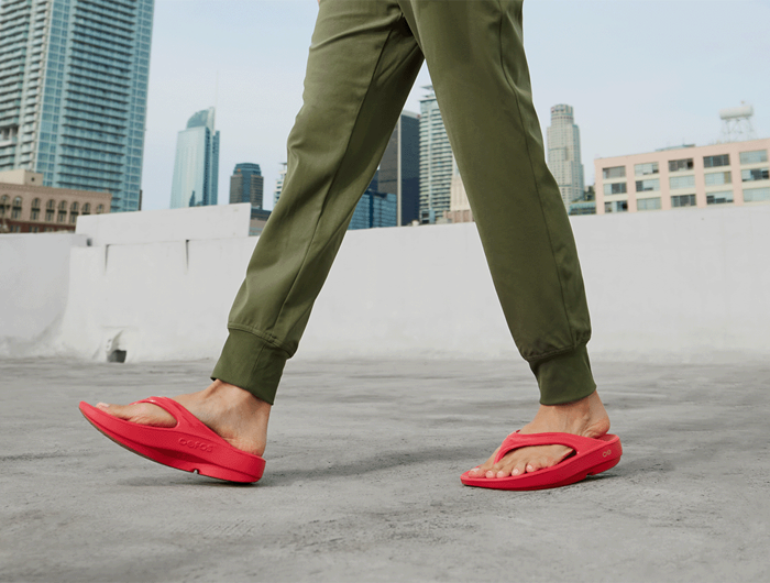 OOFOS Women's OOlala Flip Flop