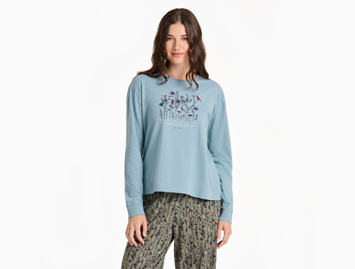 Life is Good Women's Long Sleeve Snuggle Up Sleep Tee - Cardinal Wildflowers