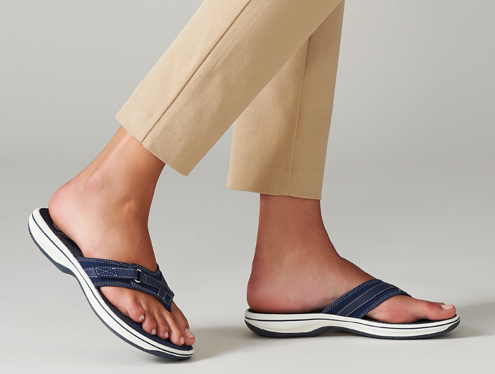 Clarks Women's Breeze Sea Flip Flops
