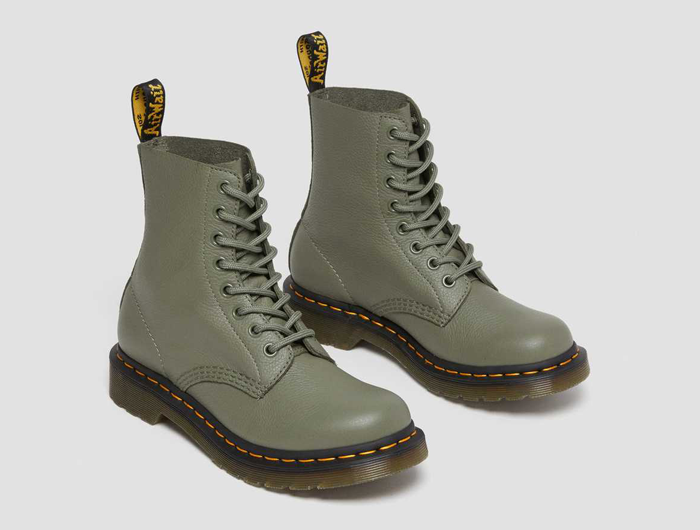 Dr. Martens Women s 1460 Pascal Virginia Leather Boots