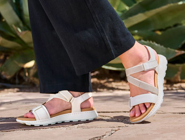 Born Women's Mady Sandal