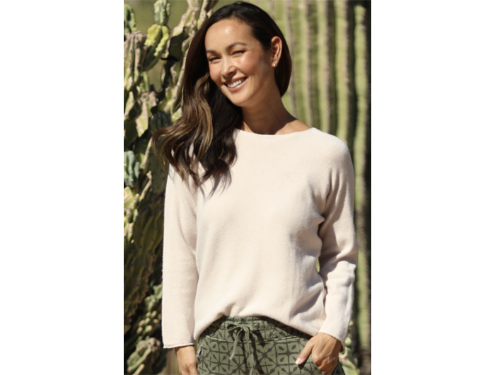 Nostalgia Women's One Size Boat Neck Sweater