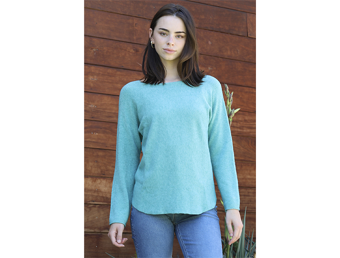 Nostalgia Women's One Size Boat Neck Sweater