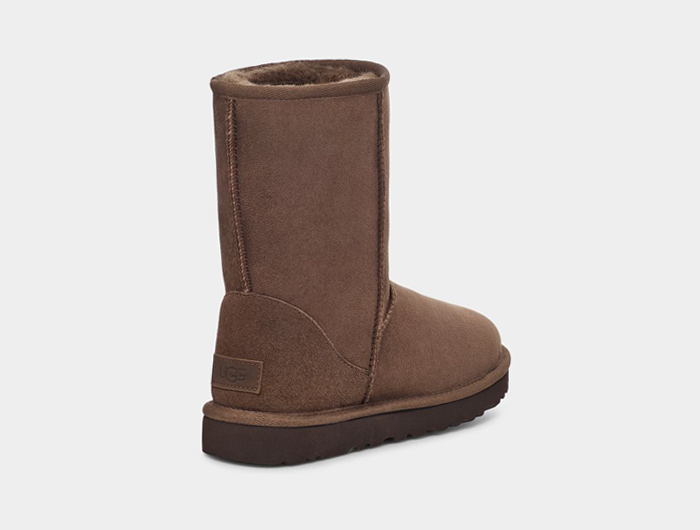 NEW UGG women classic II short boots 2024 - chestnut- sz 9