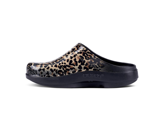 OOFOS Women's OOcloog Limited Edition Clog - Leopard